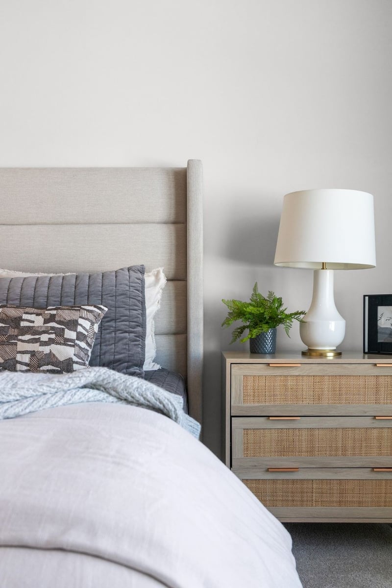 2380-scheuring-rd-lawrence-wi-bedroom-nightstand-detail