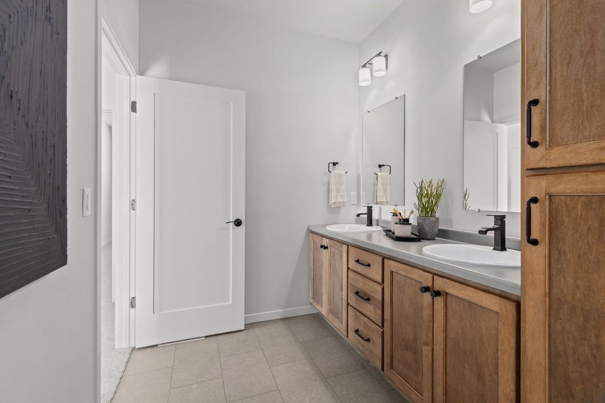 2380-scheuring-rd-lawrence-wi-bathroom-secondary-alt