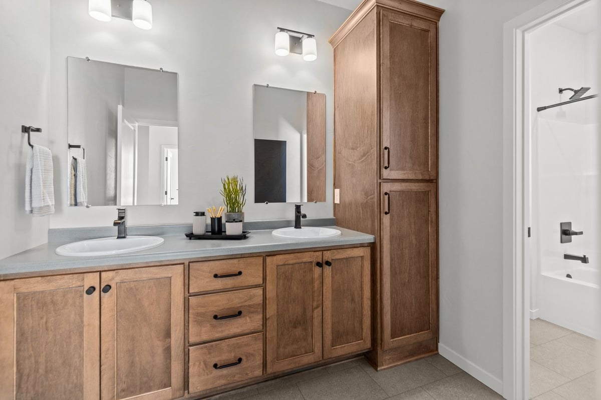 2380-scheuring-rd-lawrence-wi-bathroom-secondary