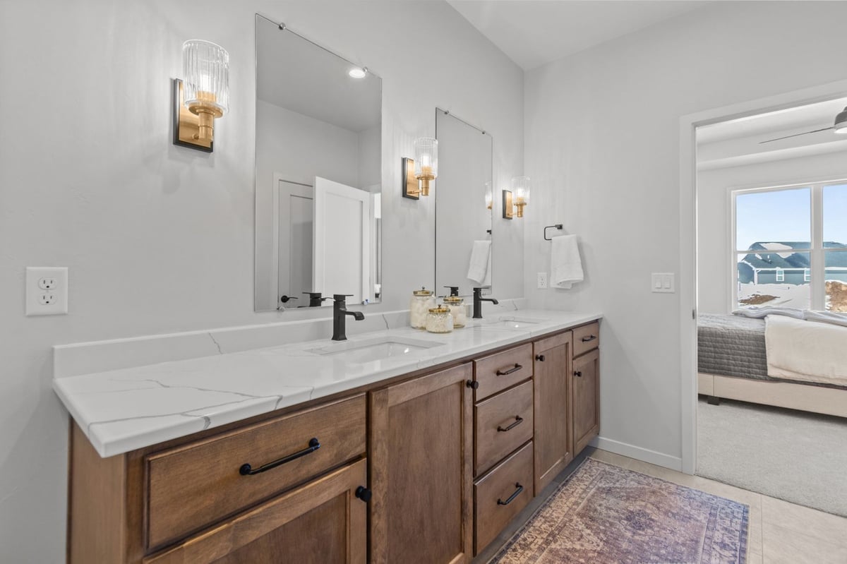 2380-scheuring-rd-lawrence-wi-double-vanity-bathroom