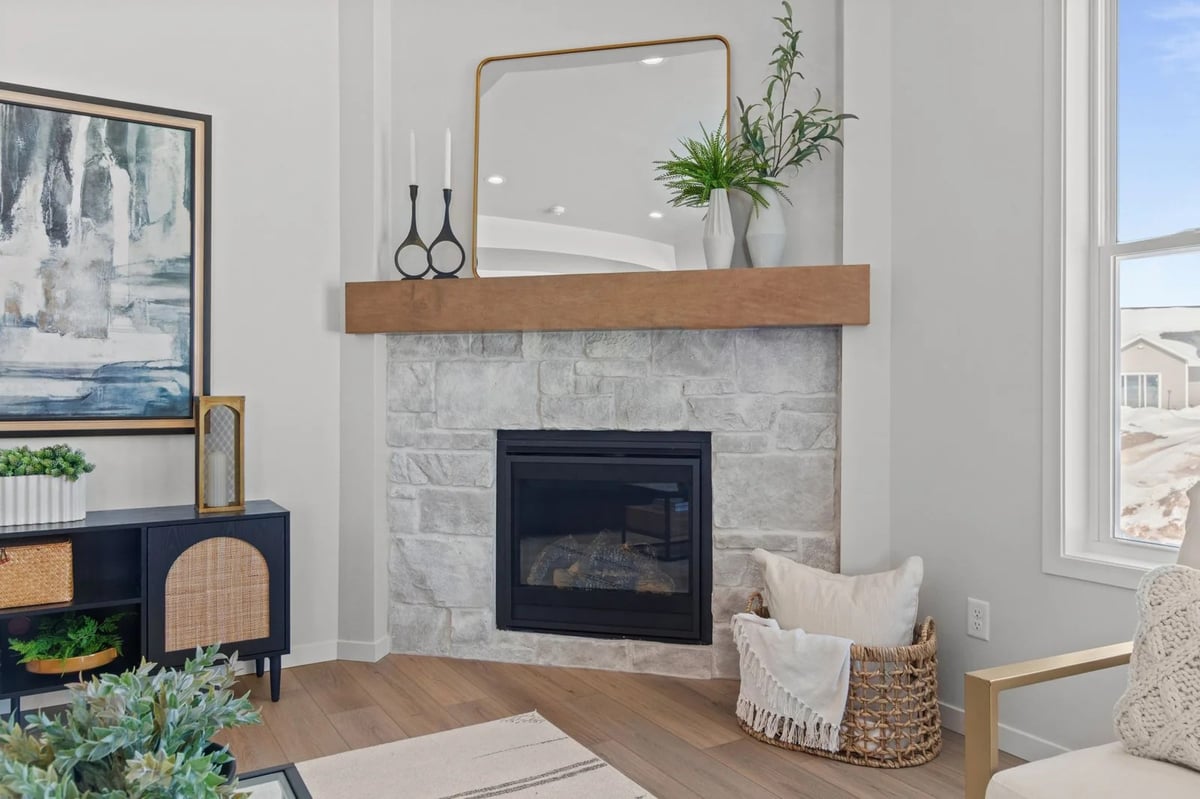 2380-scheuring-rd-lawrence-wi-fireplace-close-up