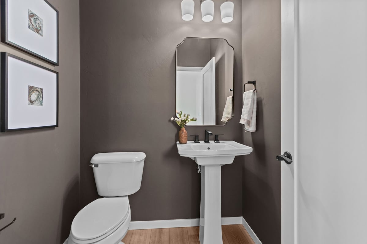 2380-scheuring-rd-lawrence-wi-half-bathroom