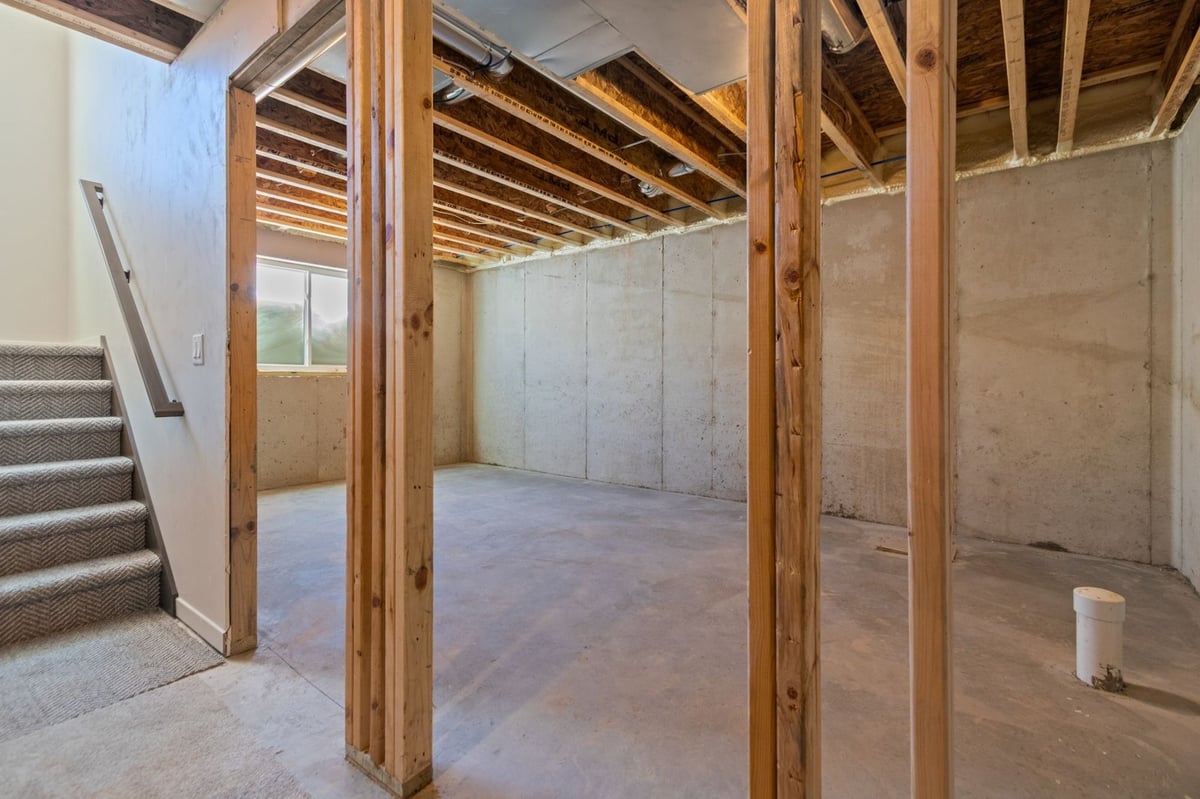 2380-scheuring-rd-lawrence-wi-unfinished-basement-wide