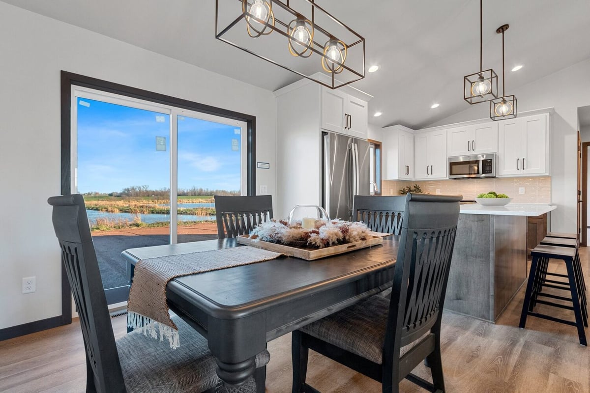 Midwest Design Homes modern dining and kitchen space in Appleton, Wisconsin