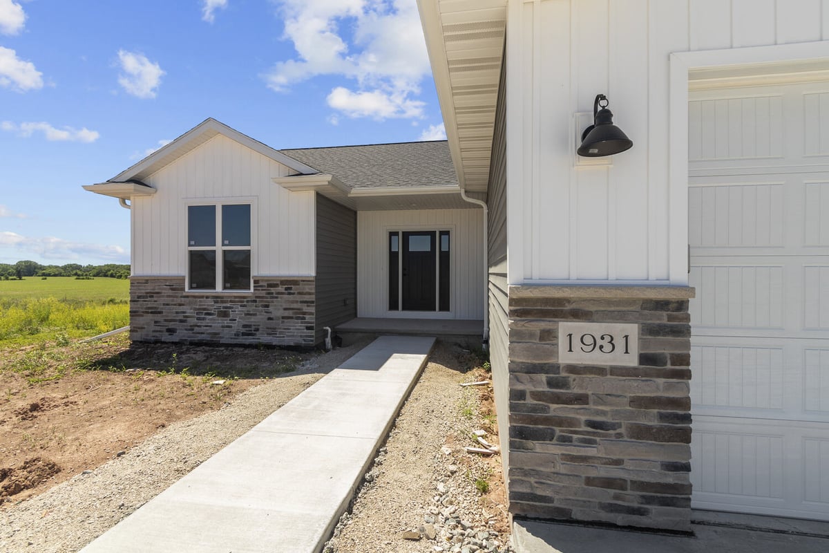 Entry walkway to custom home built by Midwest Design Homes in Freemont, WI