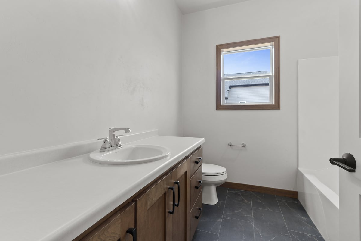 Bathroom design in Wisconsin custom home by Midwest Design Homes
