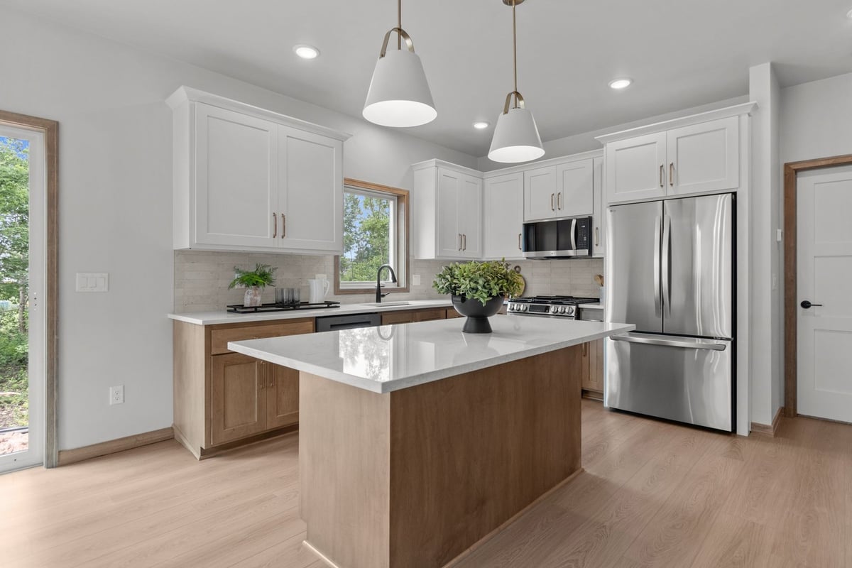 Stylish custom kitchen by Midwest Design Homes in Neenah WI and De Pere WI